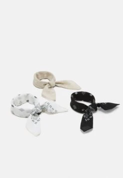 Pier One BANDANA UNISEX 3 PACK - Tuch - Black/white/beige -Pier One 07b97c3020c049de90779ce451692b29 1