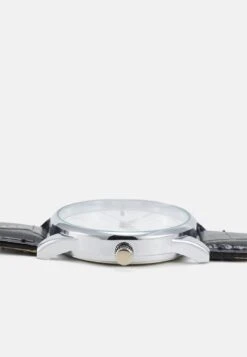 Pier One UNISEX - Uhr - Black 8 Pier One UNISEX - Uhr - Black -Pier One 8310a8d6beeb42dfa6f09289ac50faa8