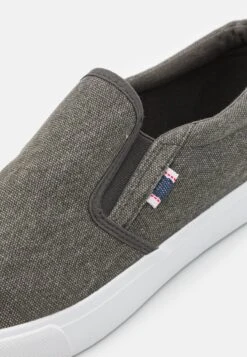 Pier One UNISEX - Sneaker Low - Grey 11 Pier One UNISEX - Sneaker Low - Grey -Pier One 8a4965b673914b6e847d91199f0f296d